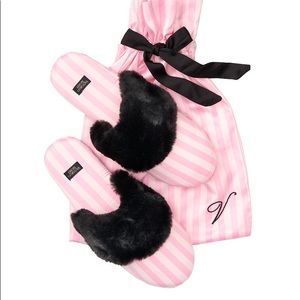 NWT Victoria’s Secret signature satin slippers M